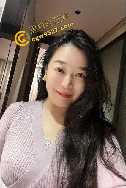 海角乱伦【妈妈的味道】!出差途中偷会干妈,酒店浴室后入激战,床上解锁新体位,无套内射爽翻天-1