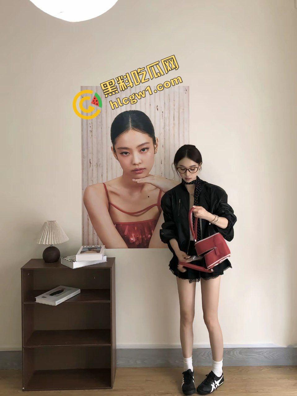 抖音带货小网红骚鸡『一只杨蹄』修长筷子腿甜妹 金链大哥花式后入!独家曝光流出!-2