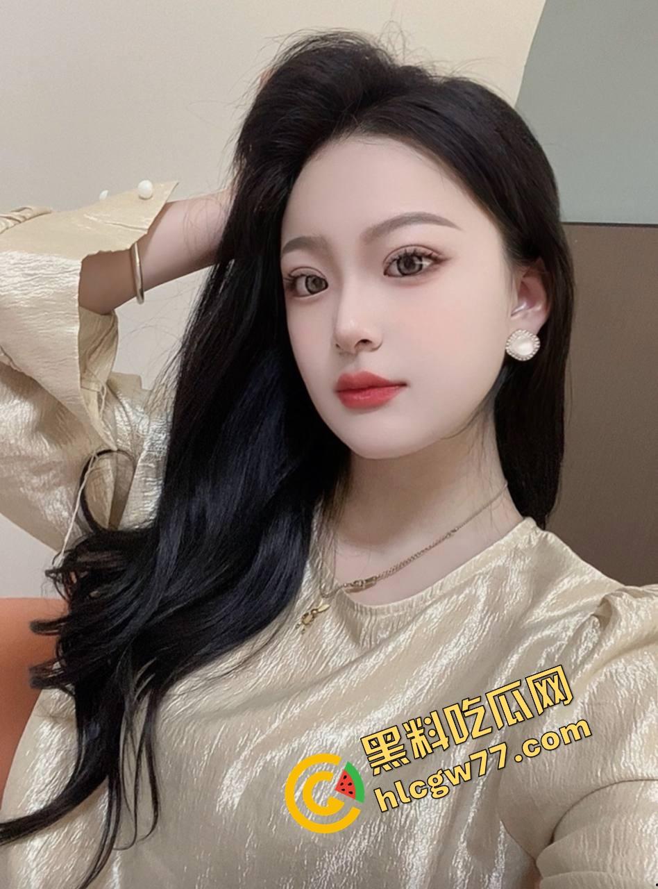 临沂艺术学院学姐『冯悦悦』情趣内衣被男友操翻,嘴里吸精身体爽颤,原来最骚的是最会装的那种!-1