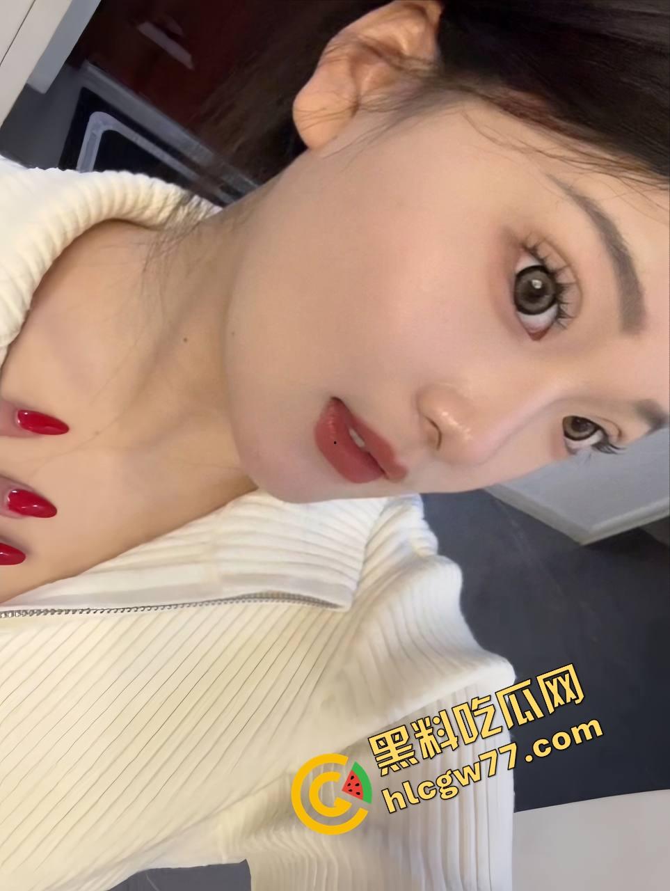 临沂艺术学院学姐『冯悦悦』情趣内衣被男友操翻,嘴里吸精身体爽颤,原来最骚的是最会装的那种!-3