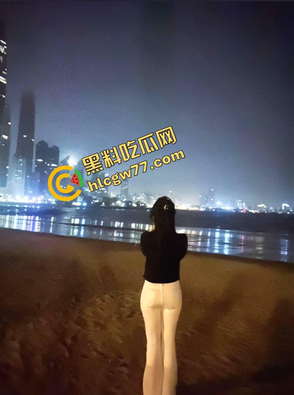 临沂艺术学院学姐『冯悦悦』情趣内衣被男友操翻,嘴里吸精身体爽颤,原来最骚的是最会装的那种!-5