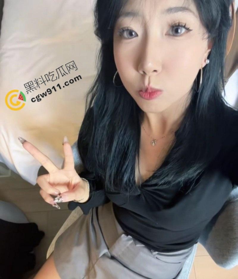 山西临汾【徐淼淼】与男友中秋夜酒店狂欢:对镜自拍巨乳翘臀迎接猛烈插入,痛快淫叫尽情享受。-4