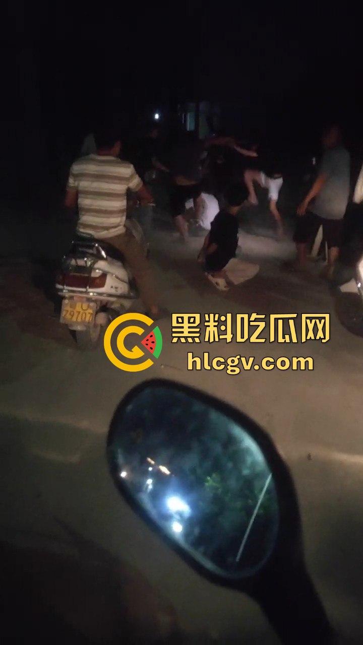 饶平霞东公园精神小伙偷车被当场抓获,装逼不成反成笑话!-7