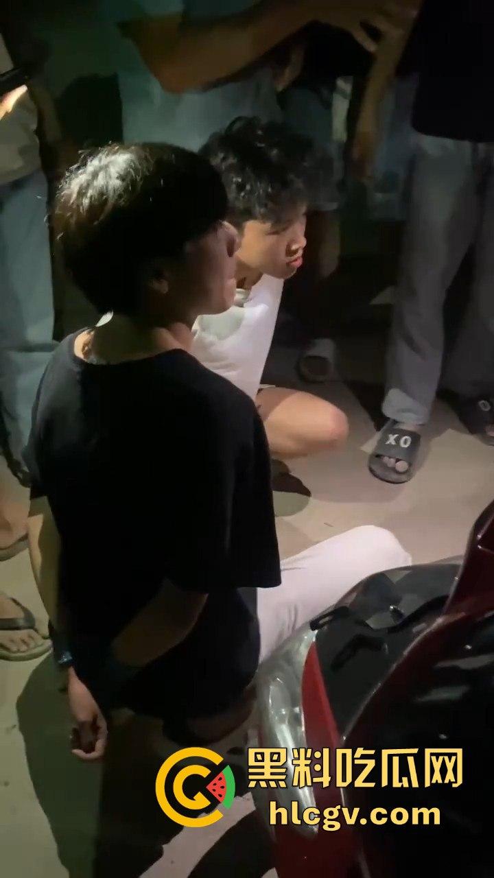 饶平霞东公园精神小伙偷车被当场抓获,装逼不成反成笑话!-9