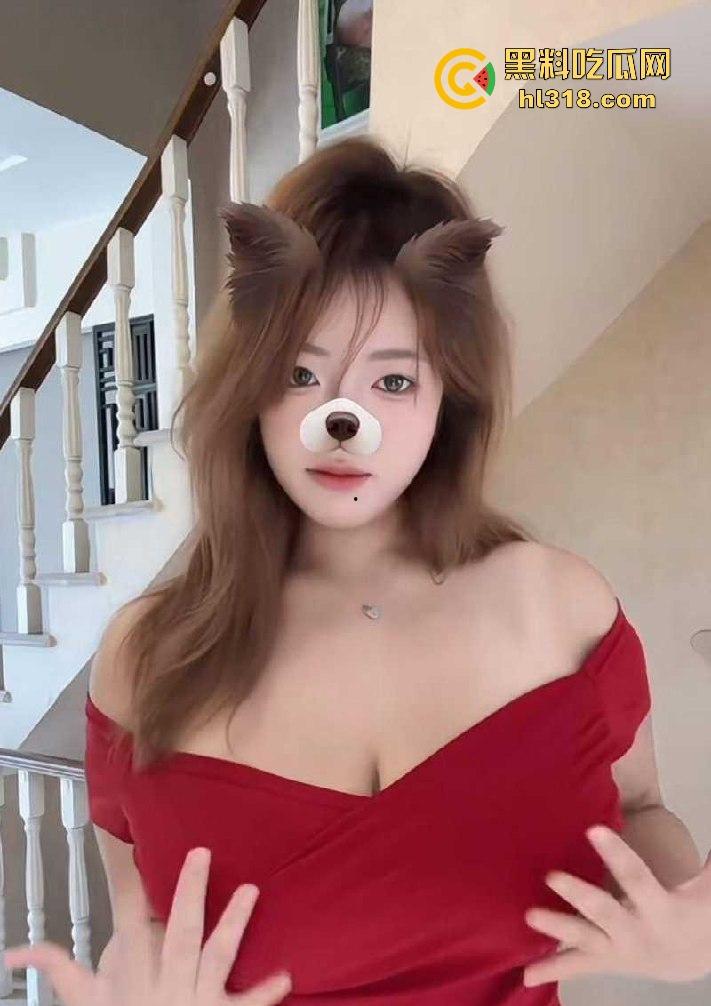 厦门工学院丰满学生妹【李悦彤】胸大屁股翘十分风骚,被炮友泄密性爱视频,校园公交车有钱就能上!-2