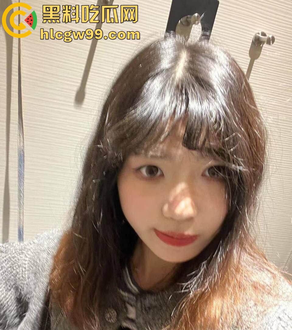 常州实习女大学生【林欣怡】讲台上是气质语文老师 私下是个反差母狗 狗链捆绑口交吃鸡令人乍舌!-3