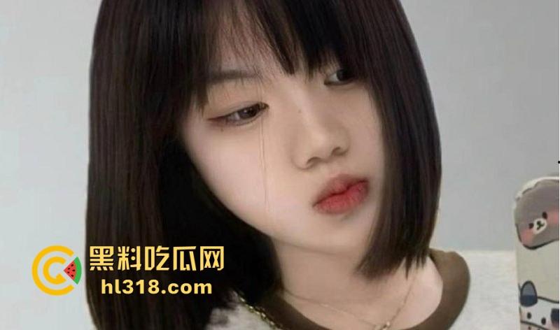 沈阳高级中学高三短发妹网调自慰视频曝光,极品巨乳揉搓自慰,骚穴被两指掰开,淫水狂喷淫靡至极!-3