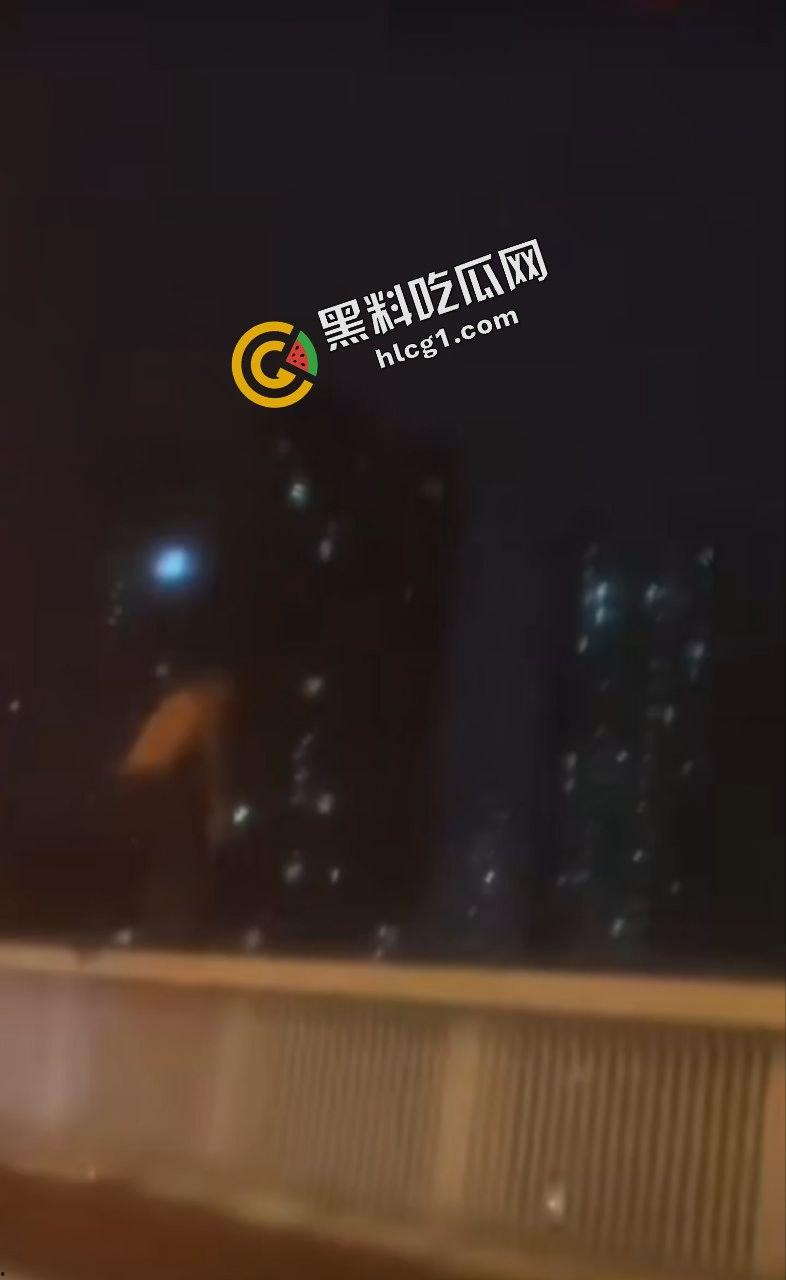 嘉陵江石门大桥一外卖小哥 送餐外卖被偷 一时间想不开 跳海自杀-1