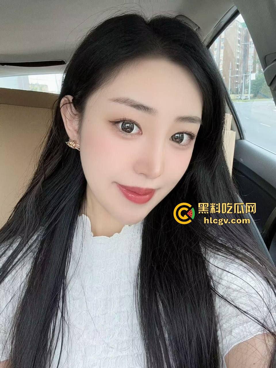 高颜值妹子测评!一个淑女一个御姐,臀后青痣御姐狂吃鸡,白虎淑女嫩穴适合前插,直接冲击视觉!-4