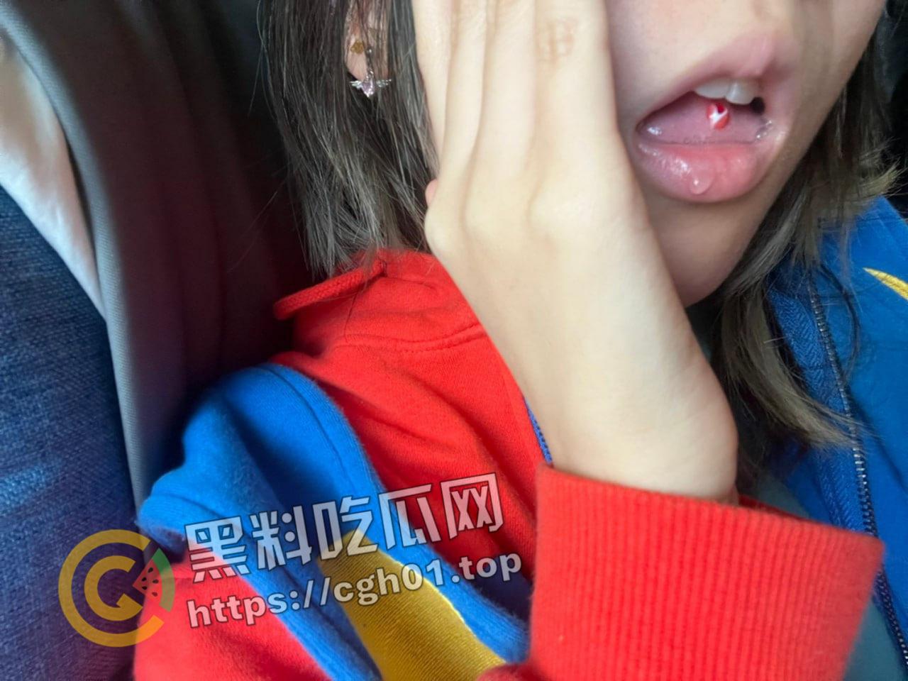 武汉极品粉嫩大学生 为了学费出卖身体成为金主玩物 粉色鲍鱼 这谁顶得住-1