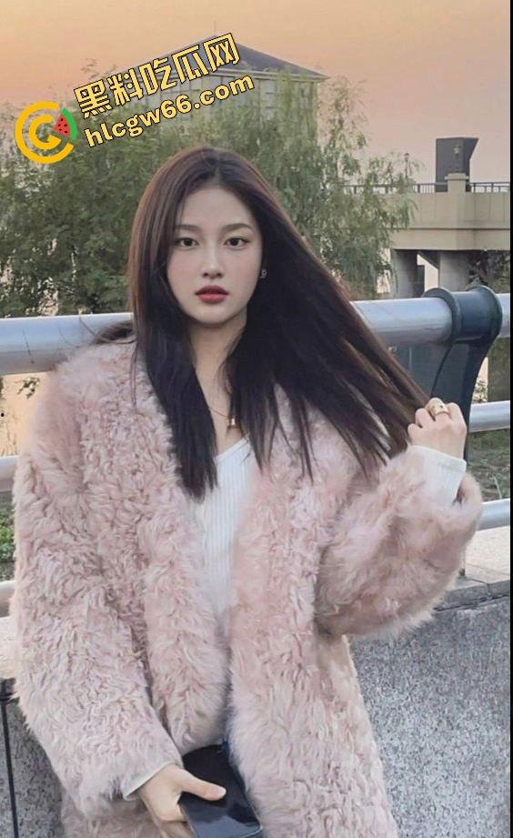 郑州城北软饭哥包养骚货小蜜,一周七天不让下床,逼被干到翻肿发热,肿了反而更紧,操起来像夹了个吸盘!-2