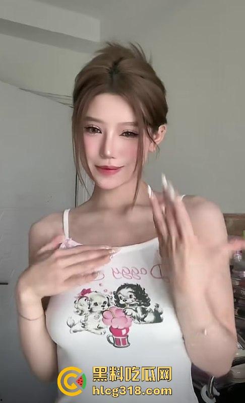 单眼皮小黄豆惨遭助理『芮芮iris』阴间操作,背后接单爆陪睡视频,网红圈再出新大瓜!-2