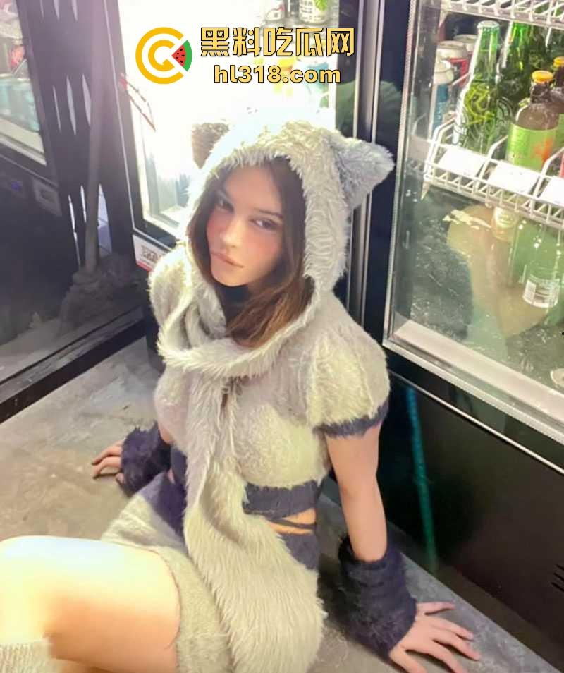 抖音混血网红【Lya】福利视频流出,高颜值配顶级身材,粉穴巨乳细腰大长腿,不敢想和她做爱,会有多爽!-3