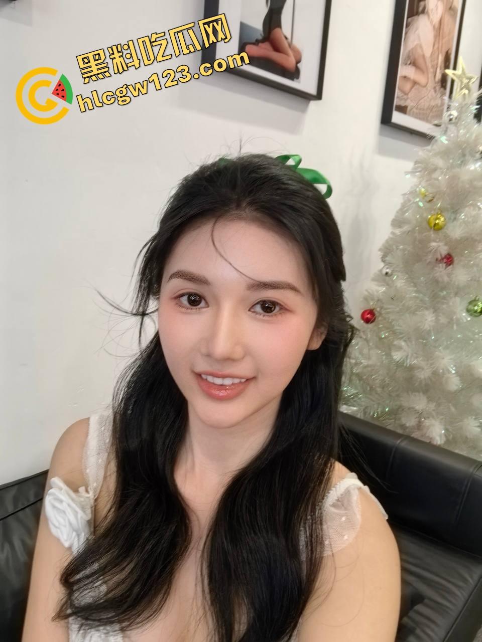 深圳『戴安琦』疯狂星期四不吃炸鸡只想炸奶,大奶子摇到床塌,操逼操到满床都是水,这才是快乐源泉!-3