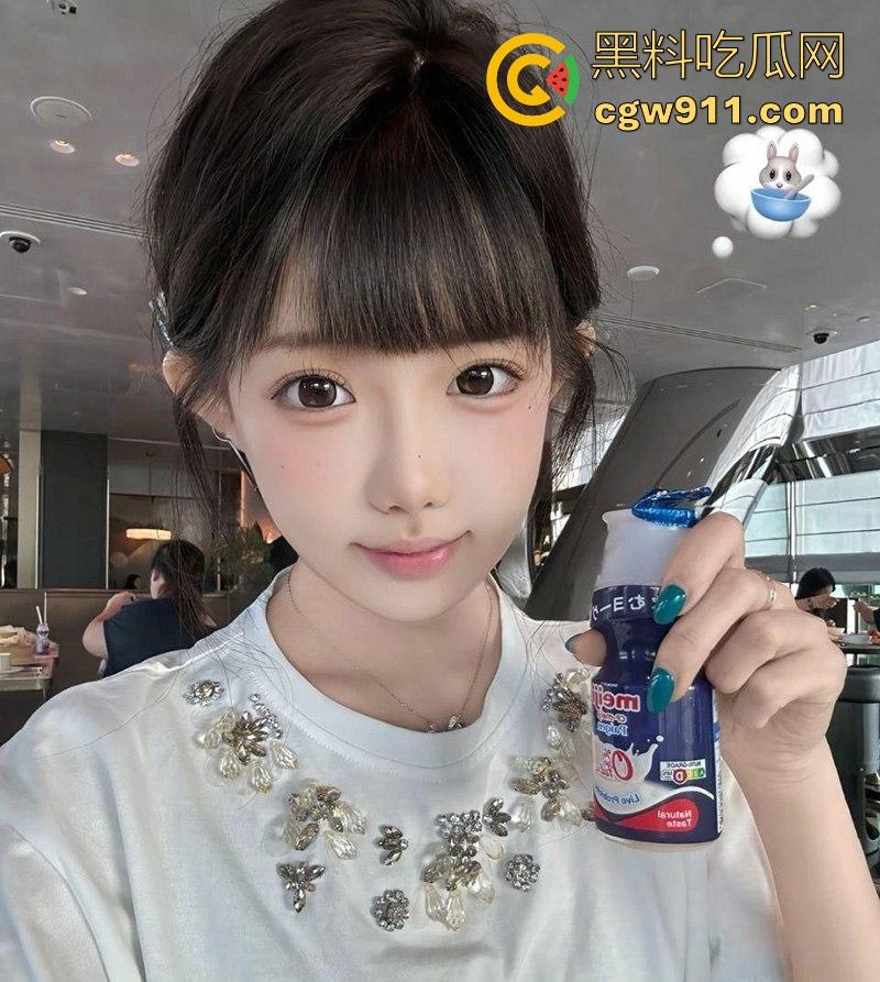 上海高颜值幼态反差婊【李文慧】长期给金主包养,口交深喉乳夹调教,女上骑乘榨精,全程甜美呻吟不断!-2