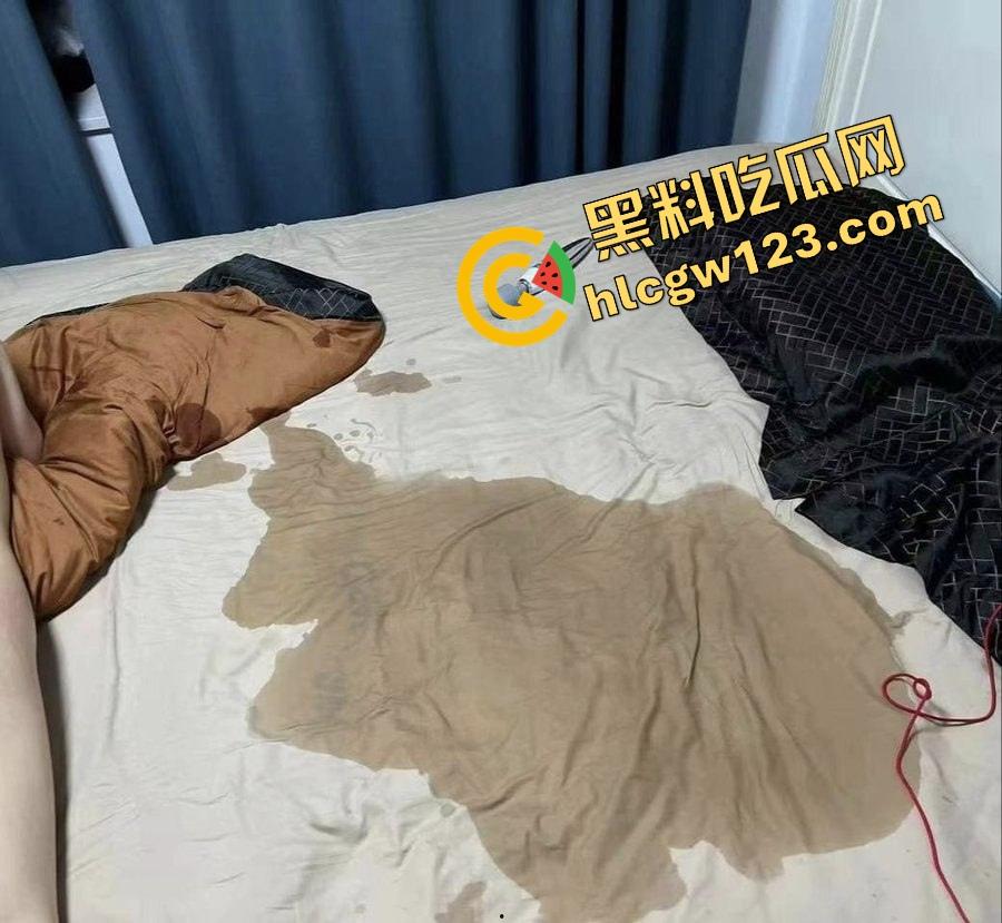 深圳『戴安琦』疯狂星期四不吃炸鸡只想炸奶,大奶子摇到床塌,操逼操到满床都是水,这才是快乐源泉!-19