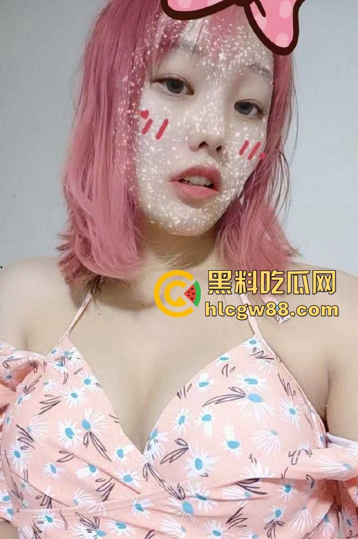 贵州师大【傅雪钰】出轨成瘾被男友发现并曝光 饱满粉乳白嫩胴体 淫叫下贱极度反差!-1