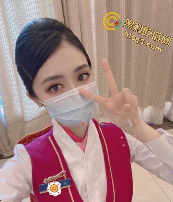 推特极品反差空姐女神『小雨是个大奶骚空姐』下飞机就主动变成金主母狗!无套爆操丝滑美腿!-3