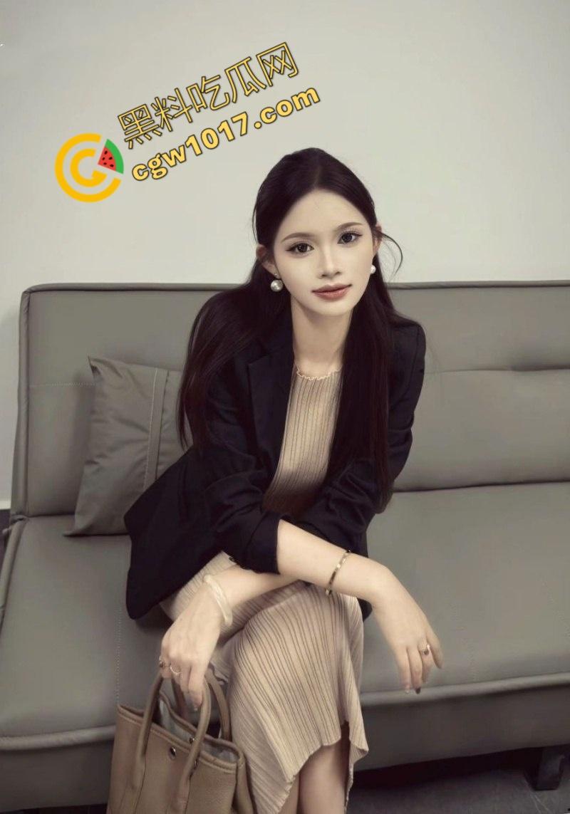 贵州人妻【陈嘉怡】肉欲视频曝光全网,肥臀乱颤奶波荡漾,春情迷离浪叫不断,粗屌深入湿穴狂操,欲火熊熊燃遍网络-1