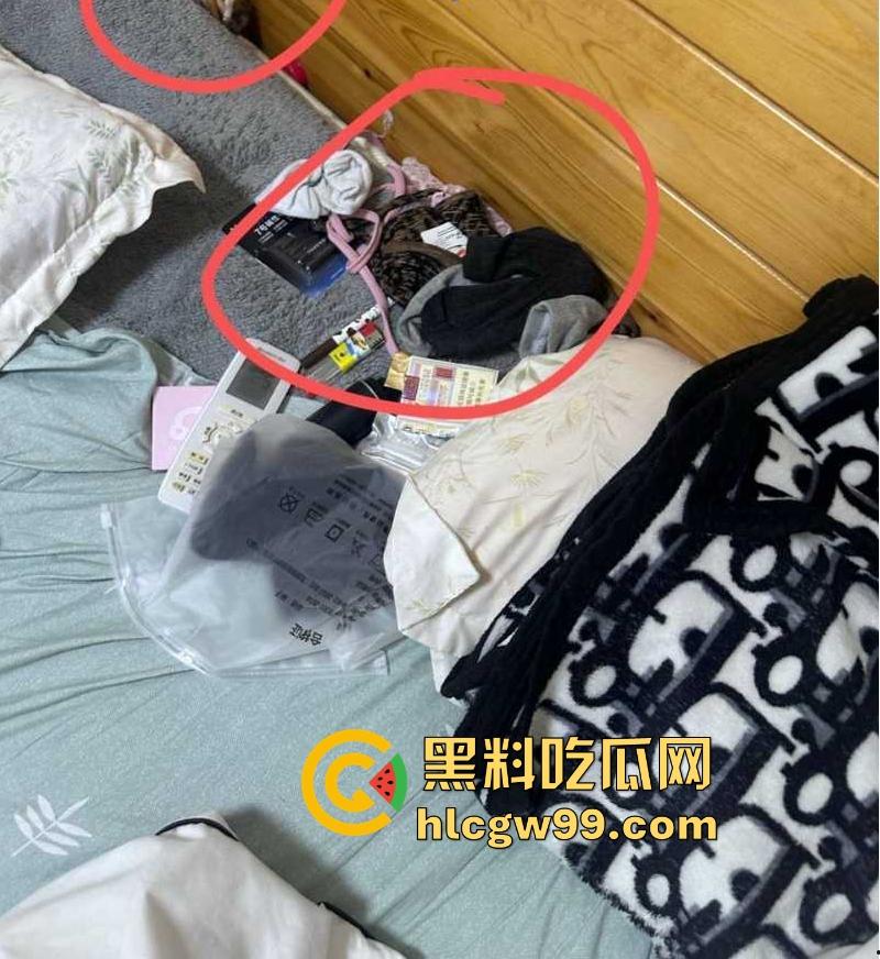 常州精神小妹【费雨心】一个月睡6个男人,做爱时让闺蜜观战,竟还强迫闺蜜睡射满精液的床遭曝光!-18