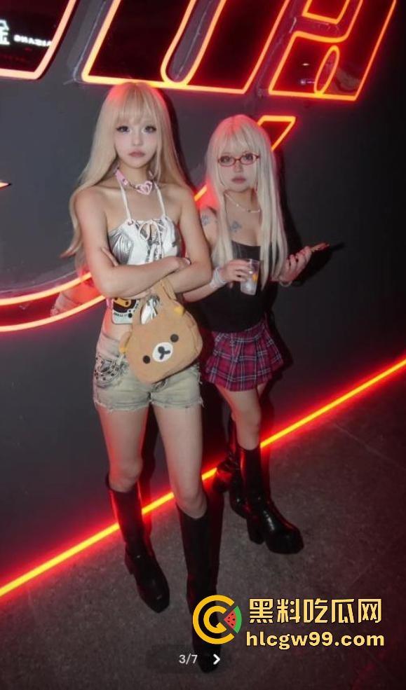 常州精神小妹【费雨心】一个月睡6个男人,做爱时让闺蜜观战,竟还强迫闺蜜睡射满精液的床遭曝光!-22