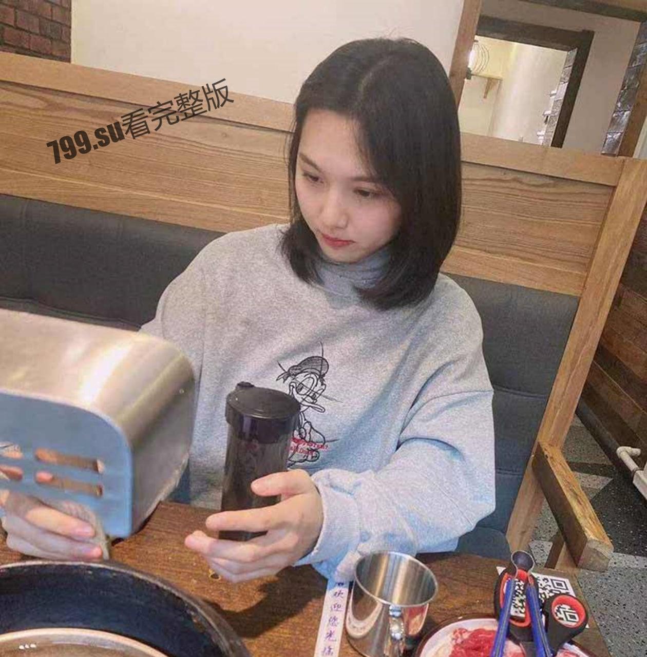 前女友系列 清纯可爱学生妹在父母家啪啪自拍 遭前男友泄密-2