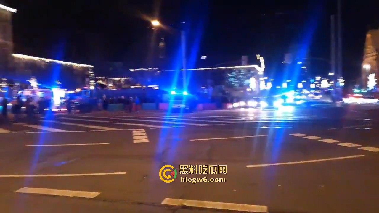 德国马格德堡发生车祸，一辆宝马车直撞向人群，疑似恐怖袭击！！-1