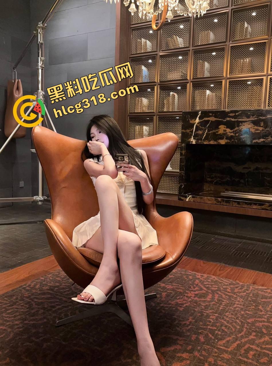 台妹无套内射口爆肛塞都会，牛奶袜一穿逼都骚出奶味，角色扮演玩到连自己是谁都忘了，天生就是被操的料！-2