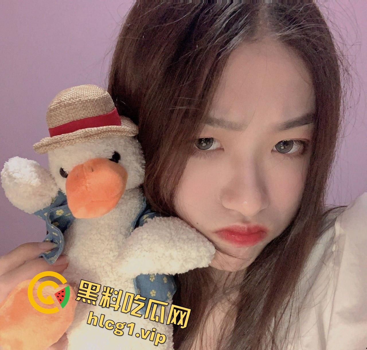 师范学院大二女学生私密自拍云盘外泄！和男友的激情时刻被曝光！-8