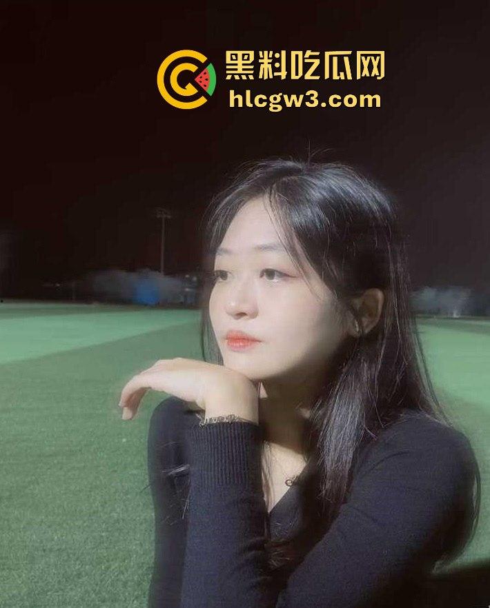 新交大三学姐【安倩文】床上骚到炸裂！粉色奶头被捏到娇喘连连，修长美腿夹得人动不了！-5