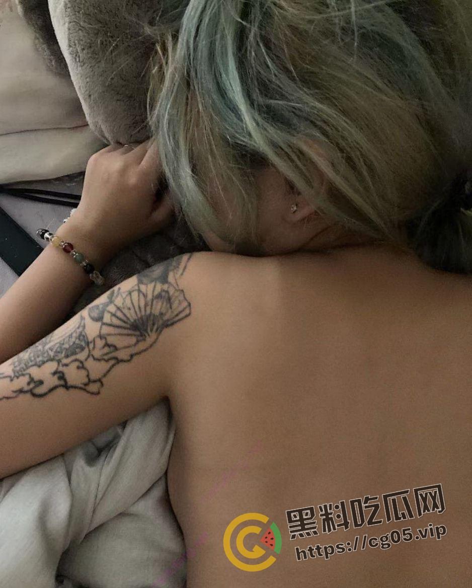 广西南宁朝阳区精神小妹被网调 私密自拍被流出  精神小妹带纹身 先天网调圣体-10