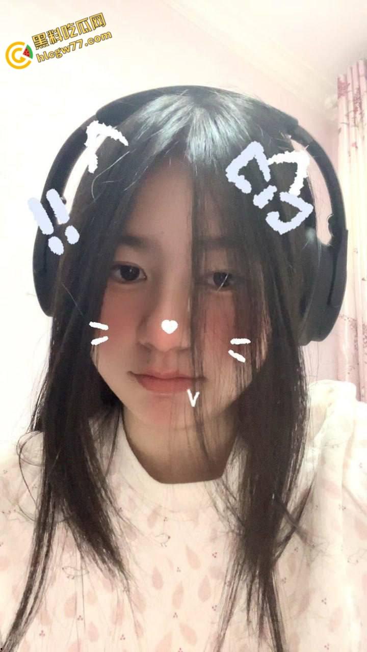 齐齐哈尔师范老师【刘雀清】清纯假象崩塌！课后私生活大尺度曝光，温柔教师秒变撩人尤物！-1