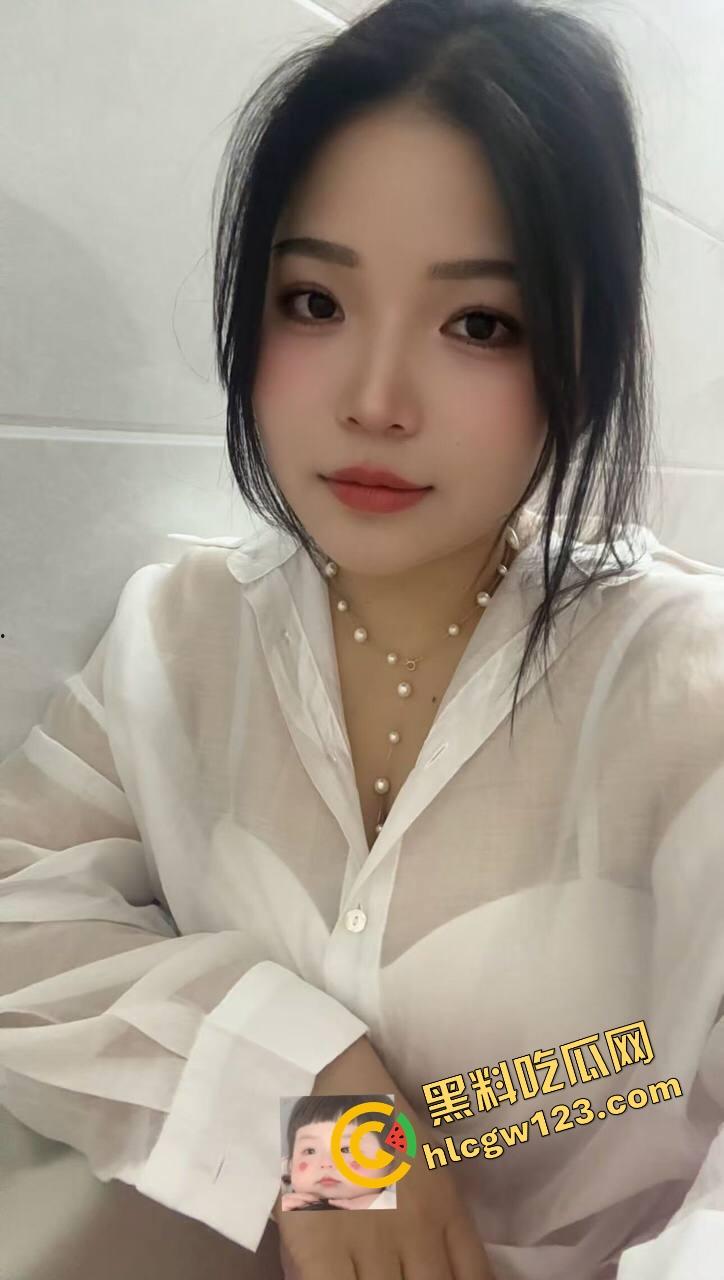 这主播真有绝活，胸能晃腿能劈嘴能含，一字马都能给你一秒五劈，我赌你们撑不过5分钟！-2