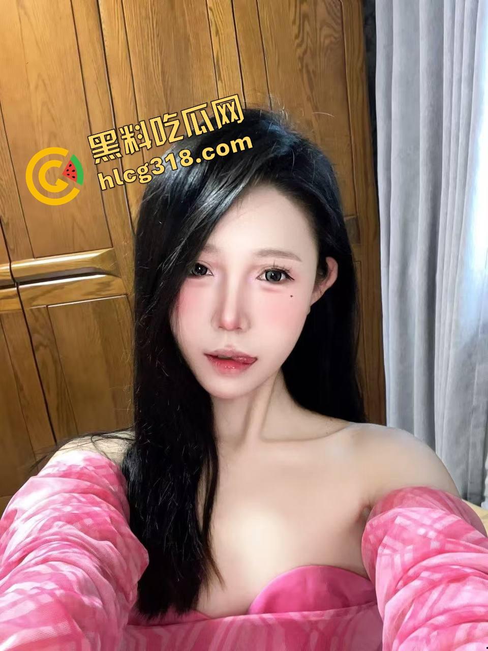 常去正规按摩店挑熟练技师，没想到这次技师小妹被我撩到神魂颠倒，冒险直接骑上我的大鸡鸡！-5