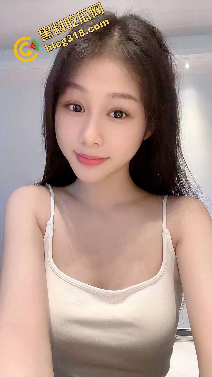 现在小仙女背地里全沉迷黑屌巧克力，一个个被操得腿软心服，舔着黑屌笑得像吃糖喊着Daddy求内射！-5