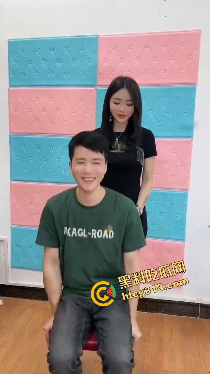 1987烧烤店骚老板娘，你可能不认识她，但你绝对撸过她的片子，经典王炸凳子上那一幕至今难忘！-3