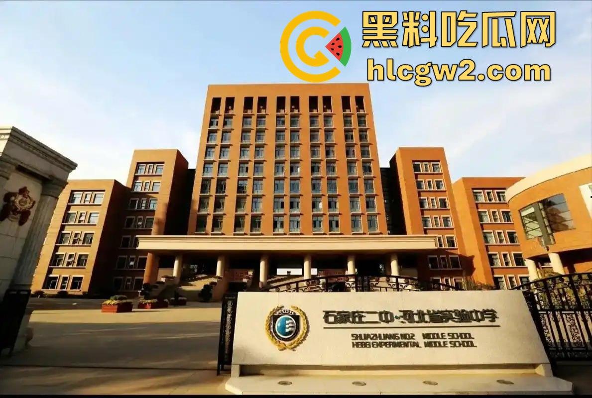 河北石家庄二中精神小伙百人厕所大战演热血高校 含妈量很高厕所开打 不怕把人打进粪坑里?-3