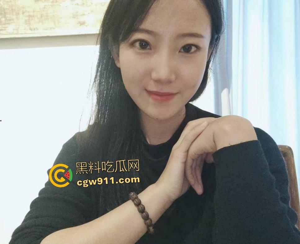 云南大学研究生刘明明化身狗链骚母狗,沉迷打屁股接烟灰被男友狂捅嫩穴,羞辱到哇哇叫!-1