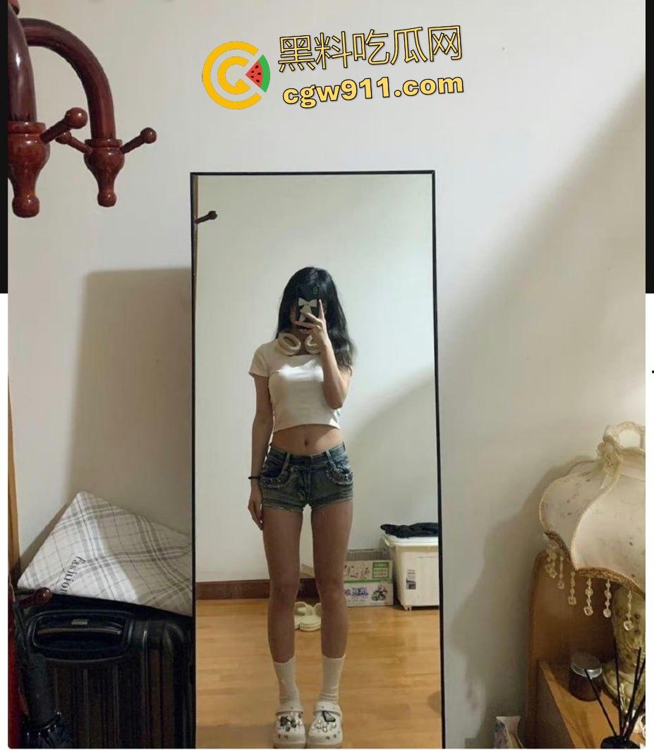 云南大学研究生刘明明化身狗链骚母狗,沉迷打屁股接烟灰被男友狂捅嫩穴,羞辱到哇哇叫!-2