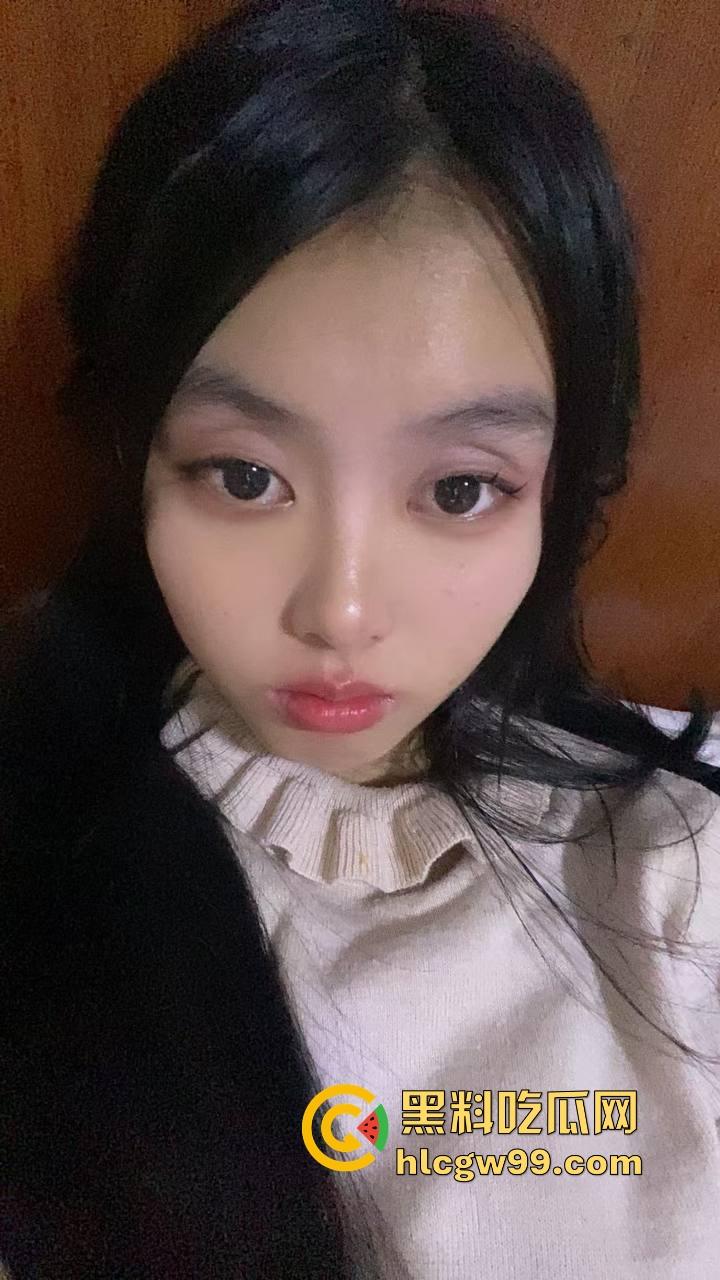 安徽合肥【赵欣】网调视频火了，骚母狗自慰抠嫩穴淫水四溢，骚逼拉丝让人绷不住！-1