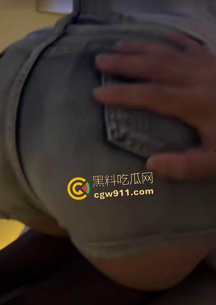 云南大学研究生刘明明化身狗链骚母狗,沉迷打屁股接烟灰被男友狂捅嫩穴,羞辱到哇哇叫!-8