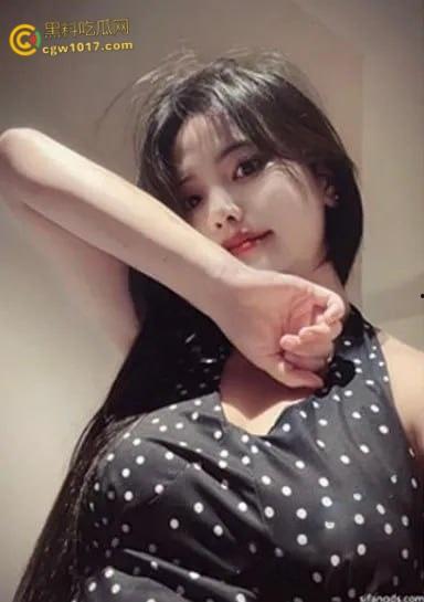 广西清纯嫩妹【何少雪】，为帮渣男还赌债签下裸贷，站立撒尿掰逼自慰，不料被骗输光跑路，被债主怒爆私拍！-3