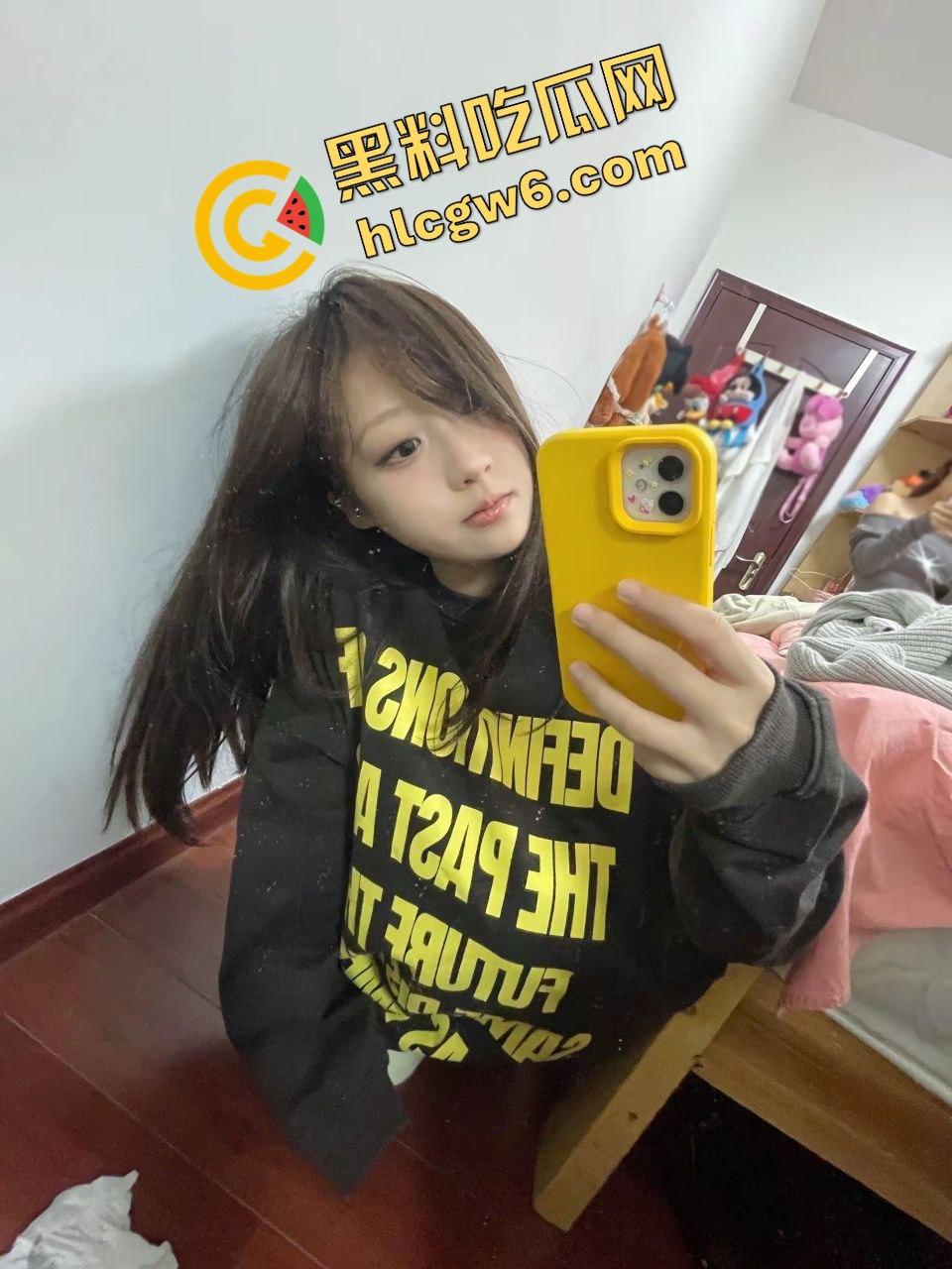 抖音清纯可爱青春嫩妹反差骚鸡『肖婉颖』与180小混混做爱记录 黑丝爆操骚逼!独家曝光流出!-8