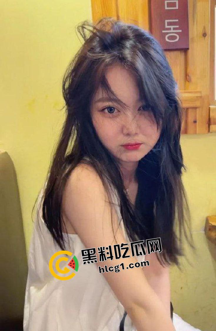 探花女主都能开？99年美女【李思瑶】下海 被实名吐槽大黑逼 我看这也不黑啊-3