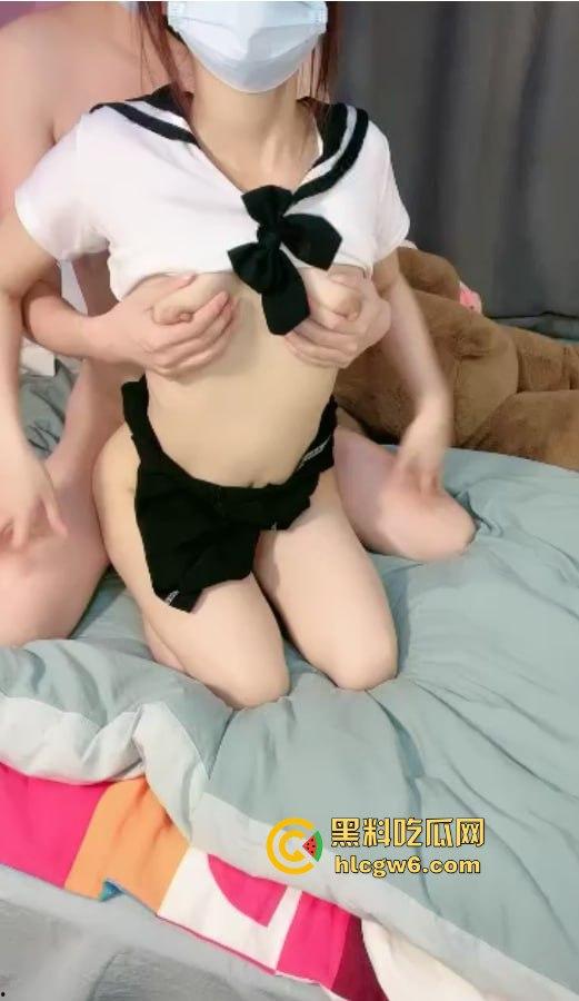 03年卡哇伊嫩逼【郭梦琪】玩水手服69姿势舔到腿软视频流出,扶腰后入猛操撞得奶子飞,娇喘嗲叫操到你心慌!-4