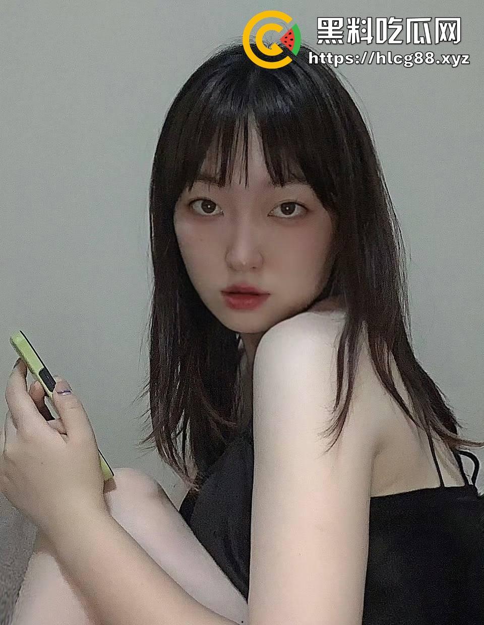 上海白领【毕姐】24岁被金主爸爸包养，吃鸡伺候得爽翻天，这骚母狗真是下贱到骨子里！-6