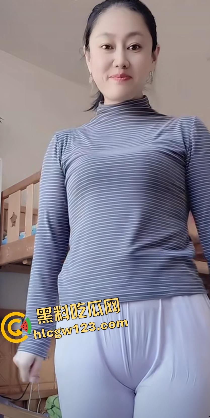 快手内蒙古【颖颖@333】黑丝肥臀熟女喷水!后入传教士狂操内射,内蒙古最骚奶茶!-2