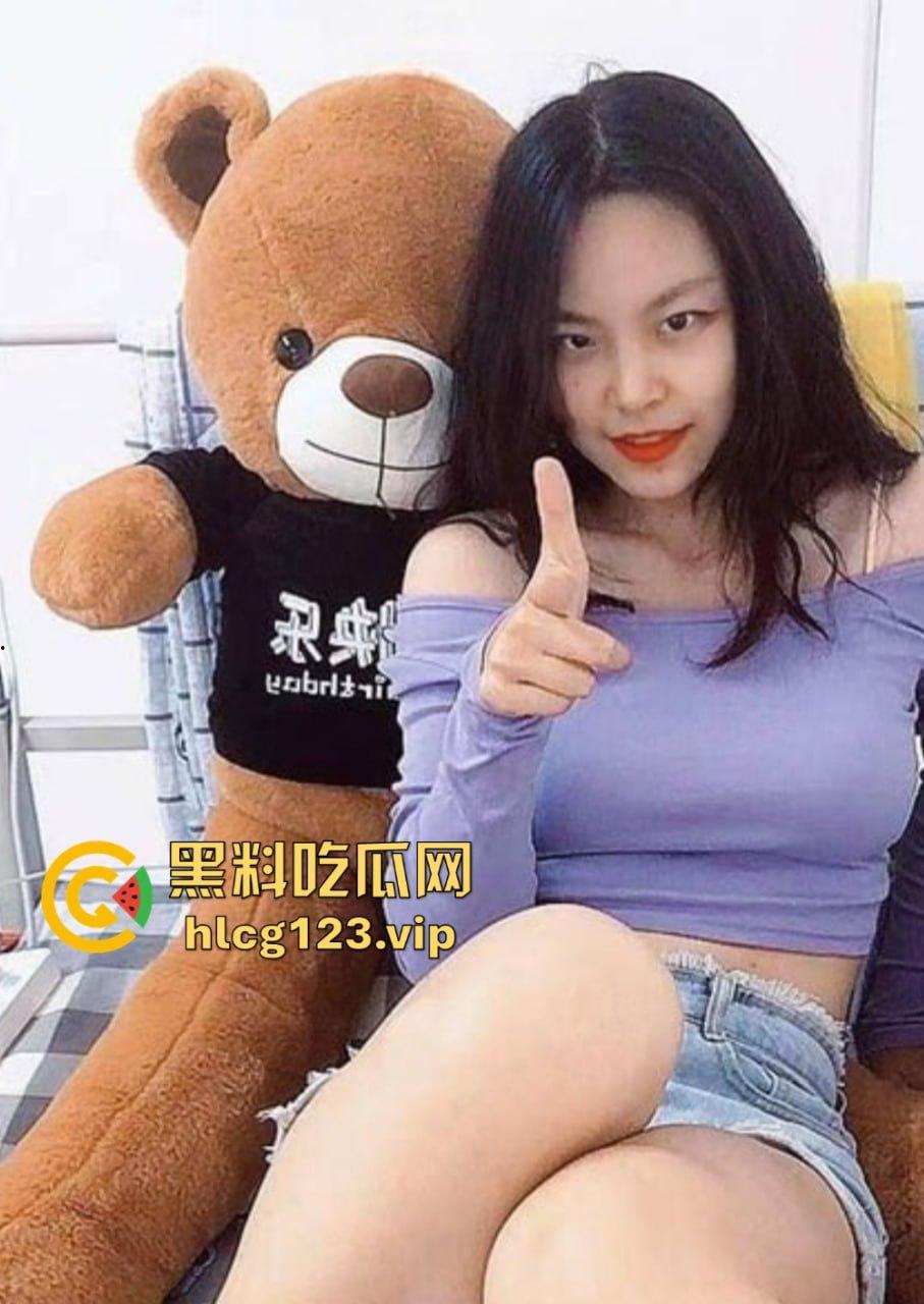 宁夏职业学院反差女学生『曹林子』性爱视频曝光!甜美外表全方位无死角舔弄肉棒!后入抽插呻吟不断!-1