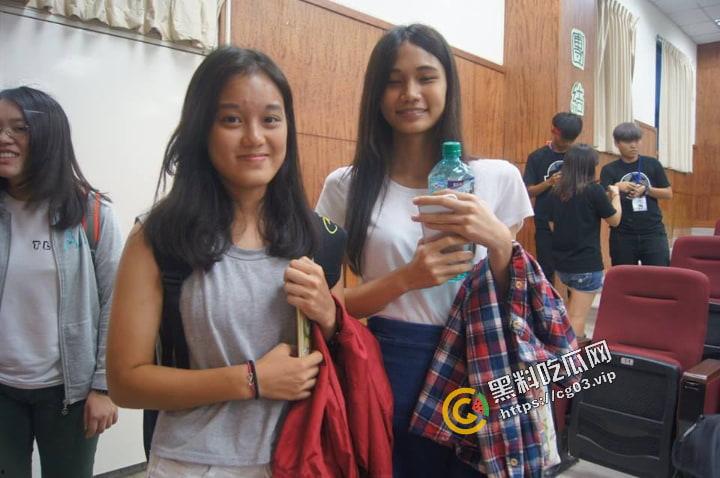 台湾中华大学 运输科技与物流管理系【黄子轩】性爱视频流出 全程表情痛苦  实则呻吟不断享受大屌蹂躏-10