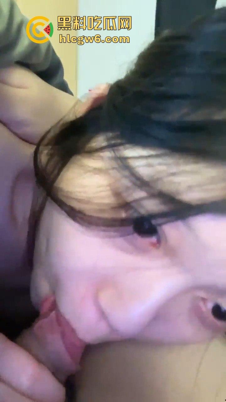 长沙24岁反差清纯小嫩妹【黎静静】跟男友性爱视频流出，不容易满足的母狗-6